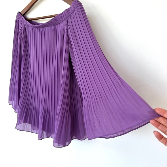 Massimo Dutti off-shoulder top with  3/4 length bell sleeves, pleated, loose fit - Picture 2 of 11